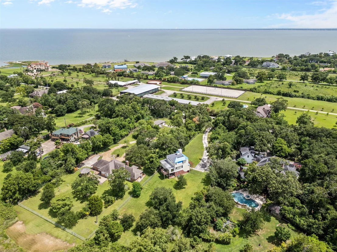 Photo of 570 Surf Oaks Drive