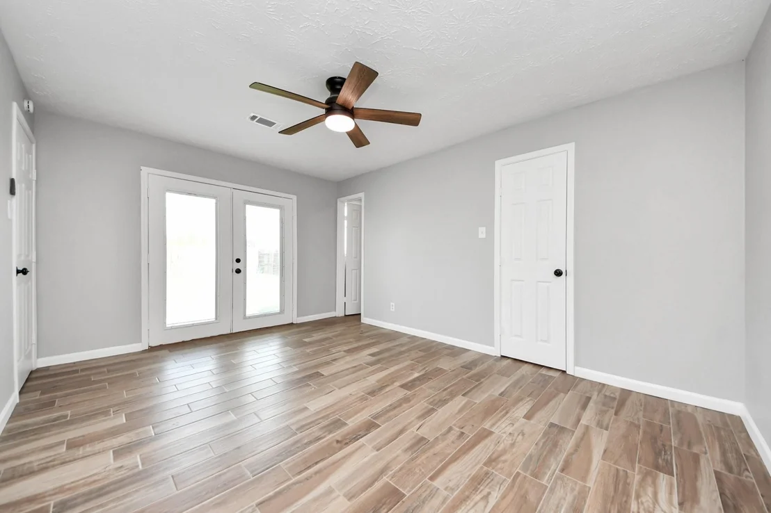 Photo of 916 Woods Drive