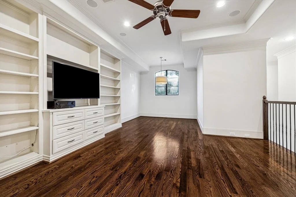 Photo of 2036 Addison Road