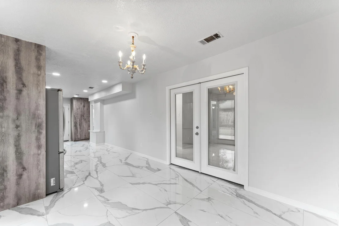 Photo of 606 Pinebrook Lane