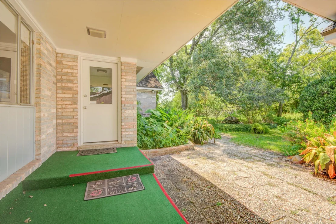 Photo of 114 Post Oak Road
