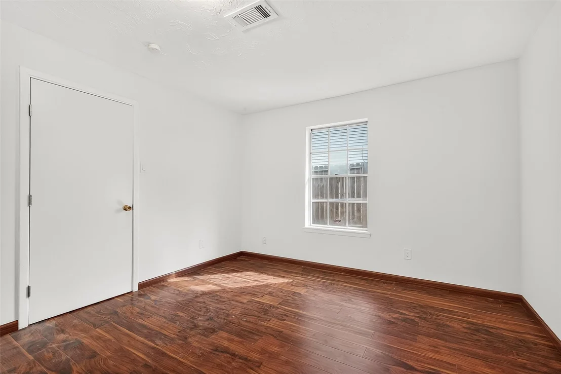 Photo of 11811 Rowan