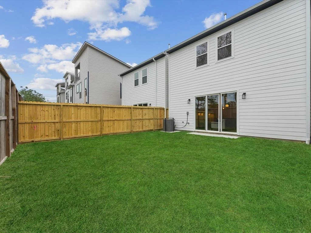 Photo of 5016 Golden Forest Drive