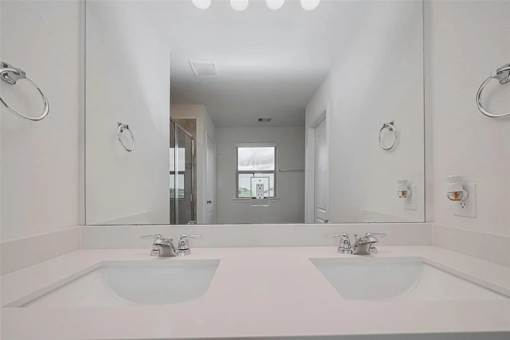 Photo of 4818 Emerson Manor Drive
