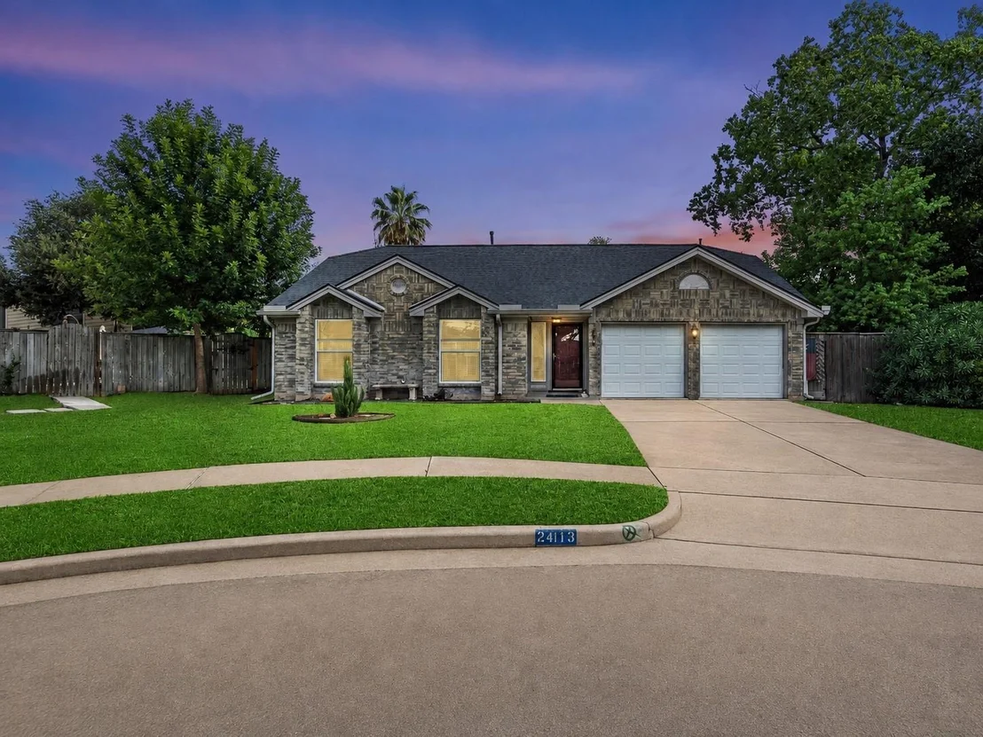 Photo of 2418 Pebbledowne Circle