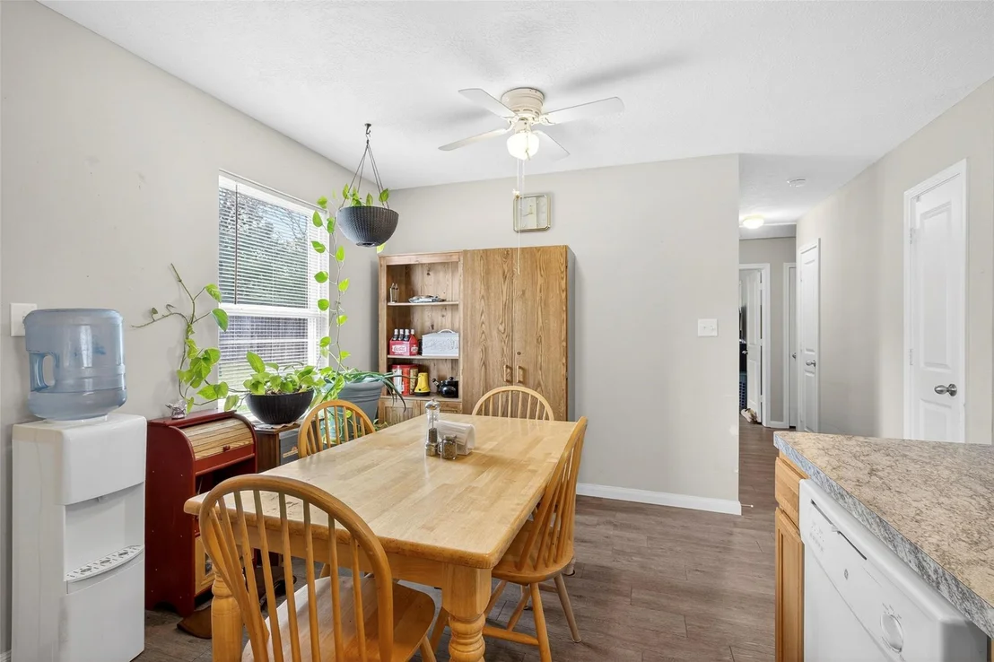 Photo of 3940 Frontier Road