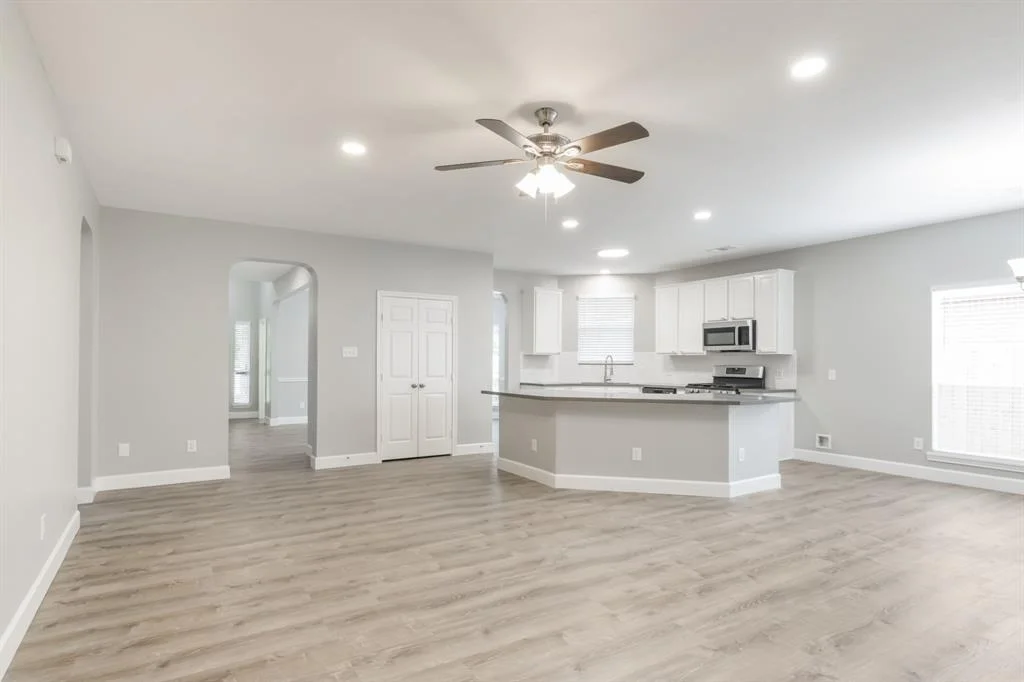 Photo of 3143 W Hampton Drive