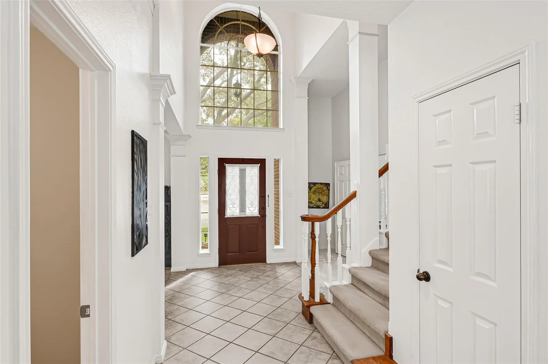 Photo of 1302 Blackthorne Drive