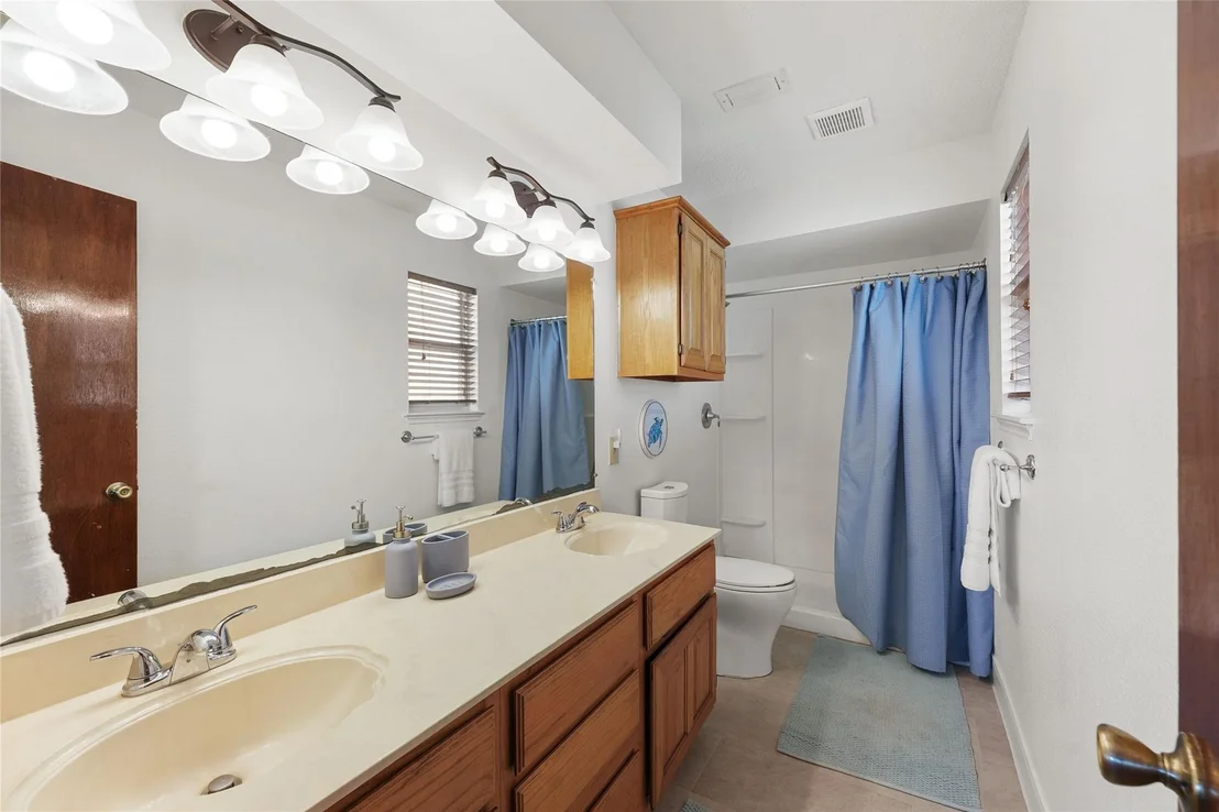 Photo of 426 Shark Lane