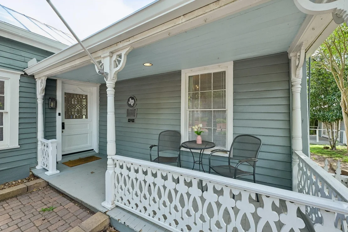 Photo of 4925 Main Street