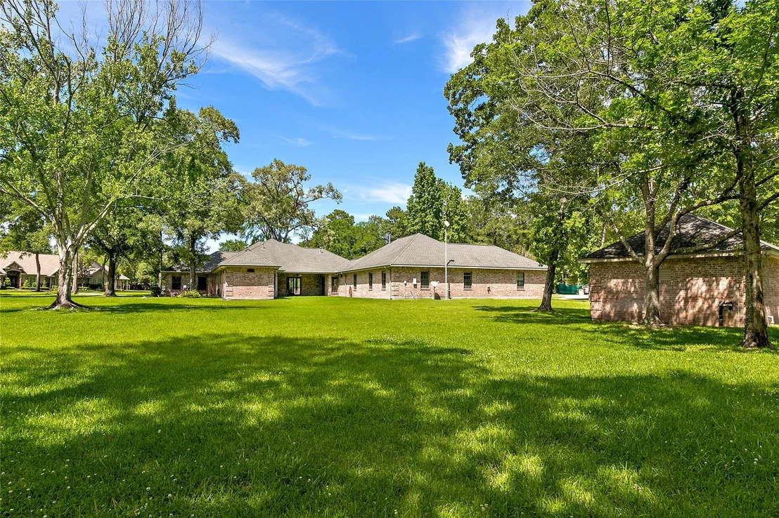 Photo of 2 Oak Crest Circle