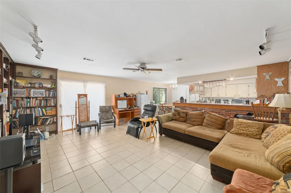 Photo of 1535 Maux Drive