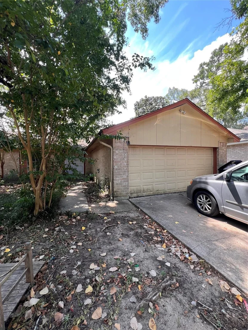 Photo of 5222 Moonshadows Drive