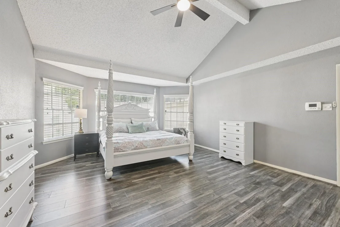 Photo of 3218 Knoll West Drive