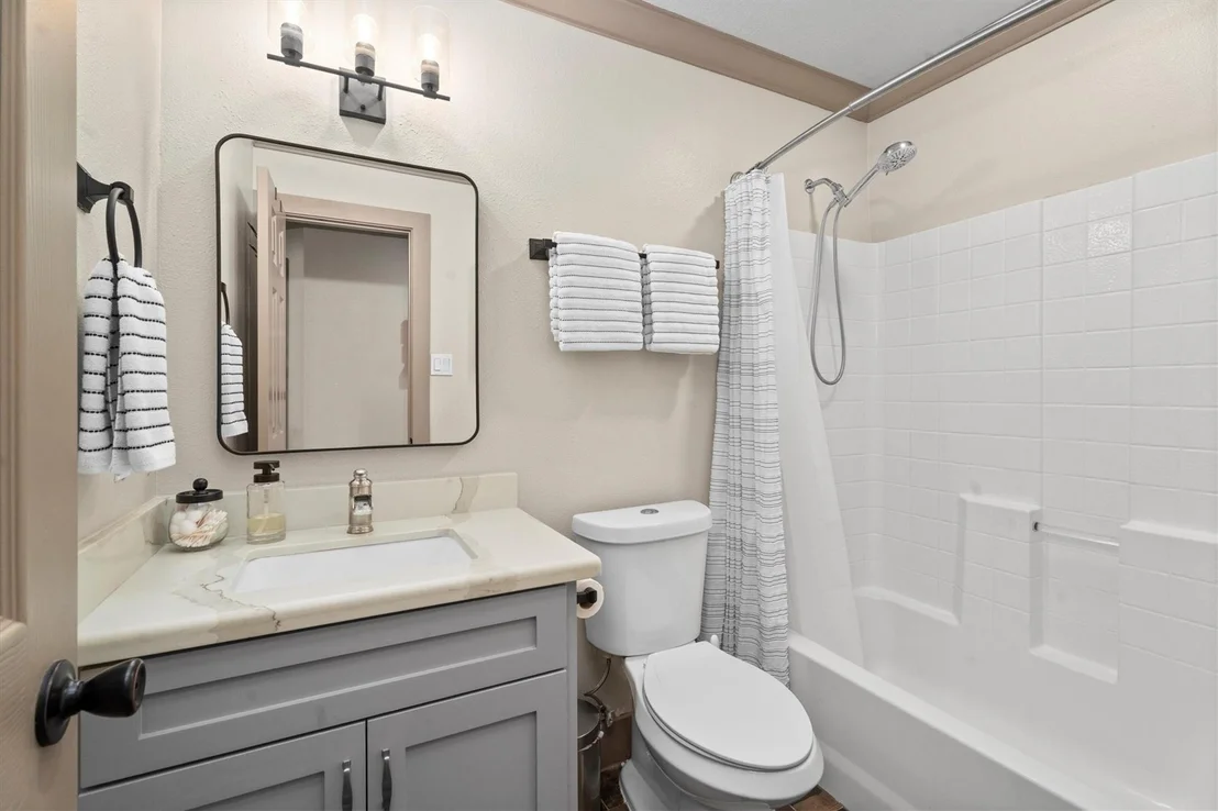 Photo of 1512 Glen Oaks Drive