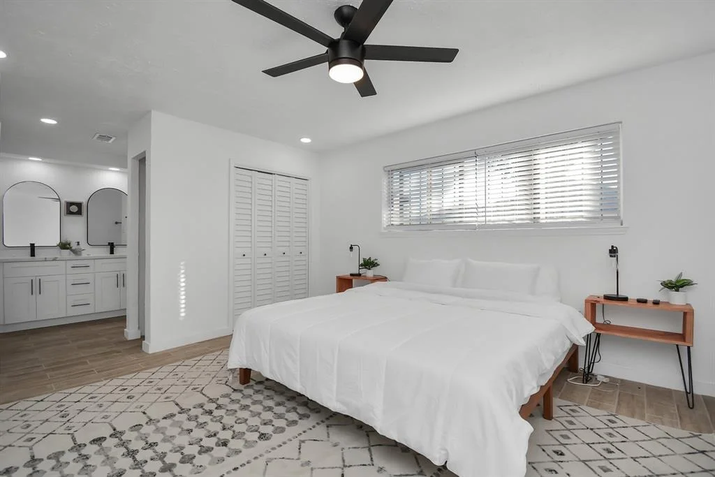 Photo of 9603 Sharpview Drive