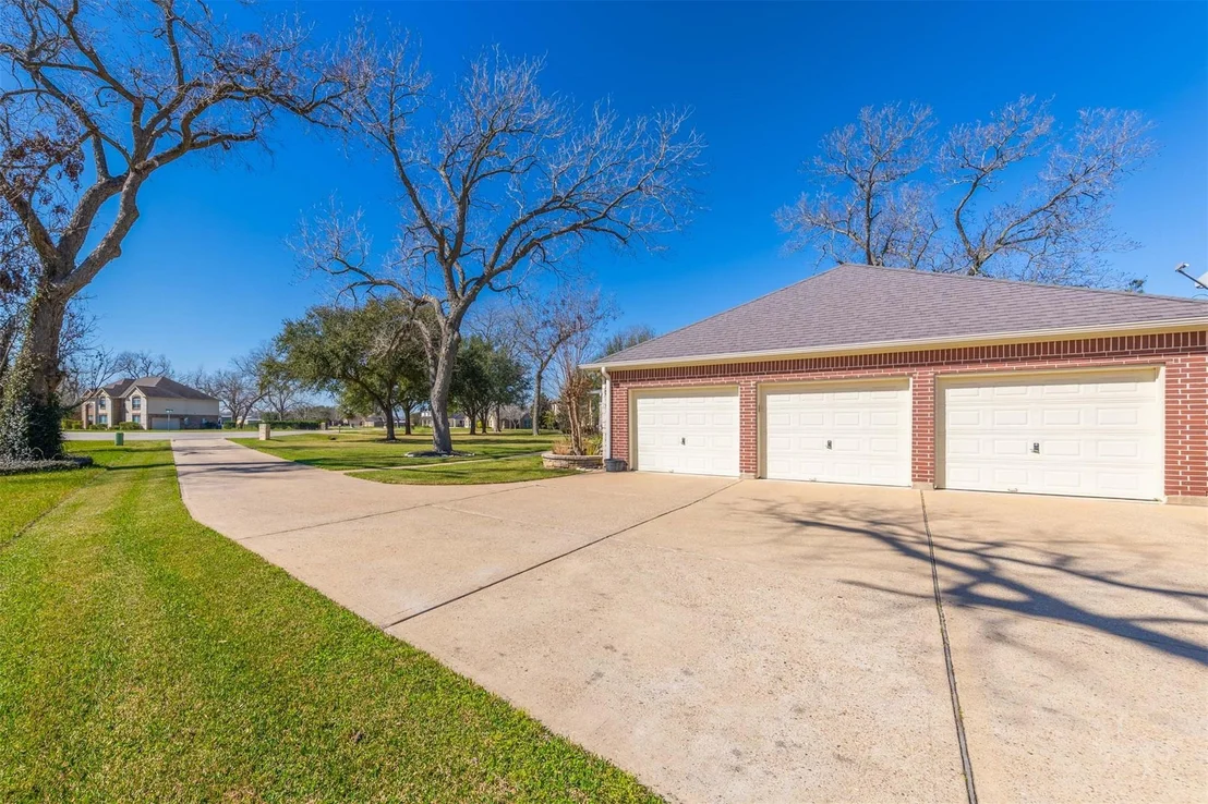 Photo of 3635 River Bend Drive