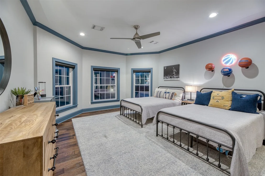 Photo of 923 Chinquapin Place