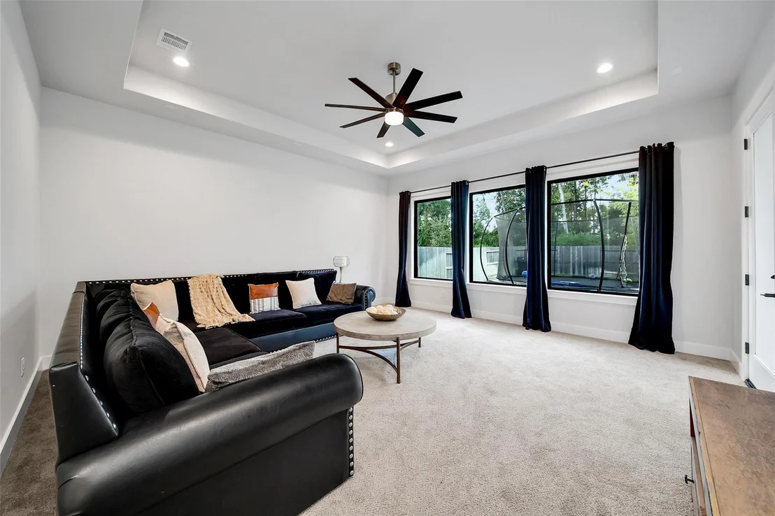Photo of 16011 Bonjour Boulevard