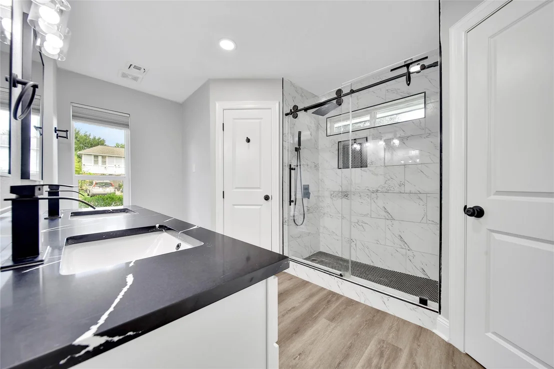 Photo of 4014 Alshire Drive