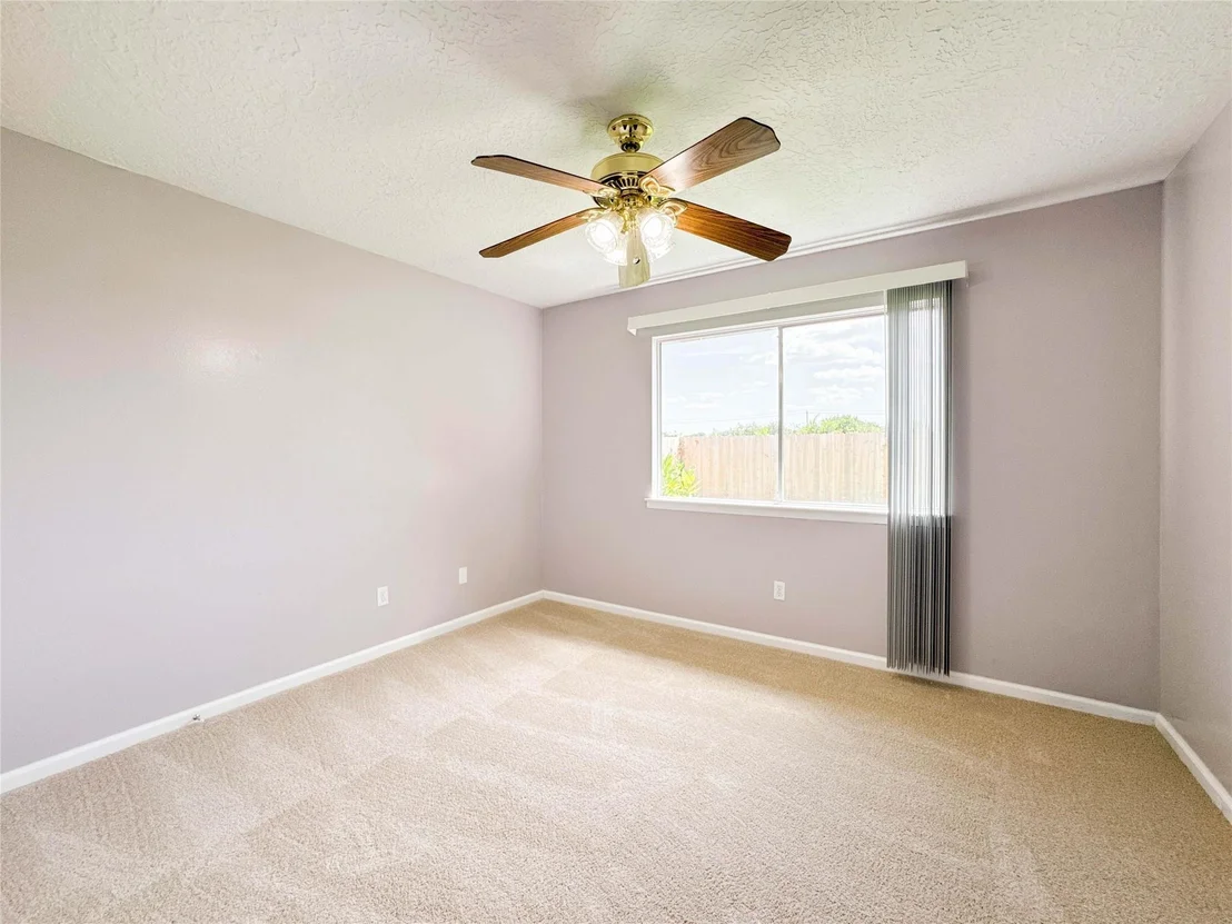 Photo of 39 Oak Harbor Drive
