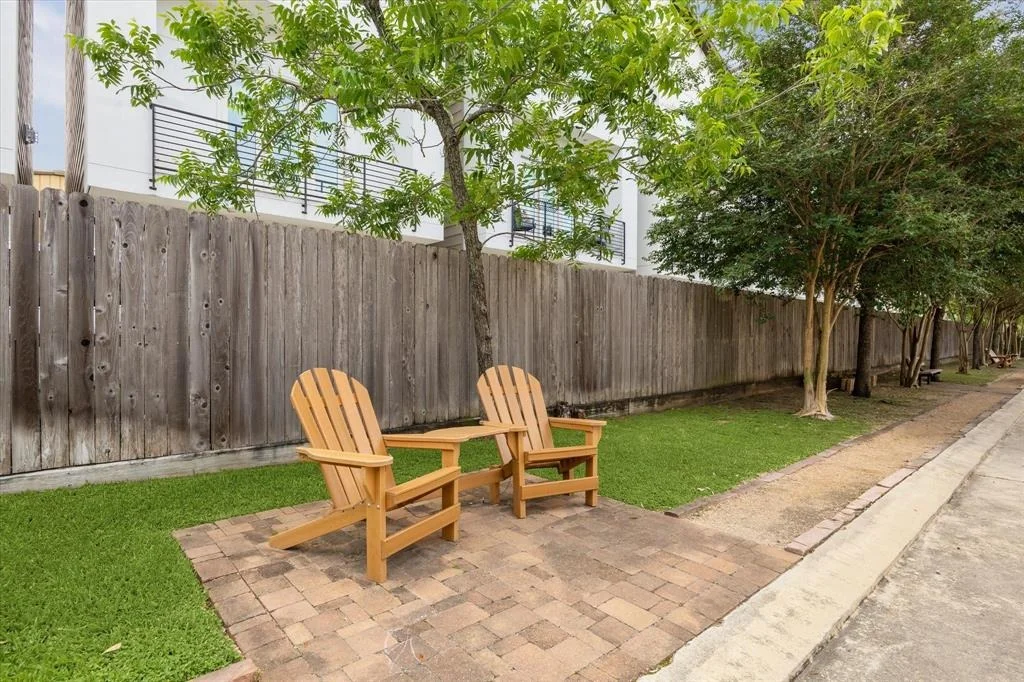 Photo of 3715 Oakroc Grove