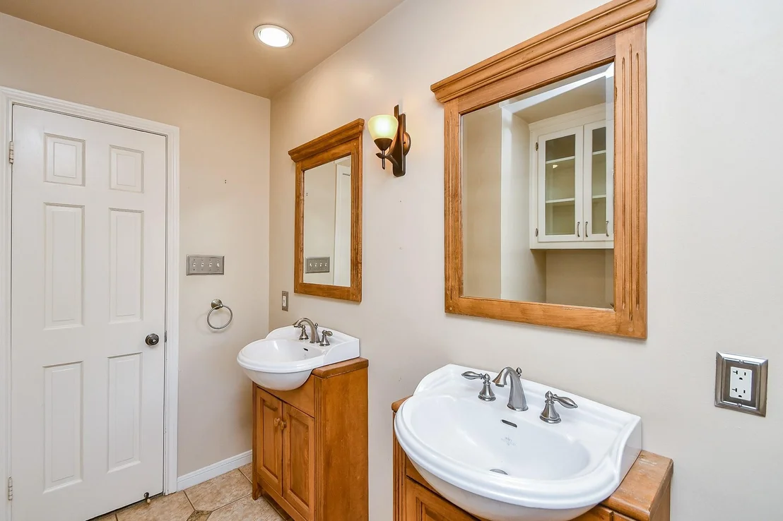 Photo of 17414 Rustic Canyon Trail