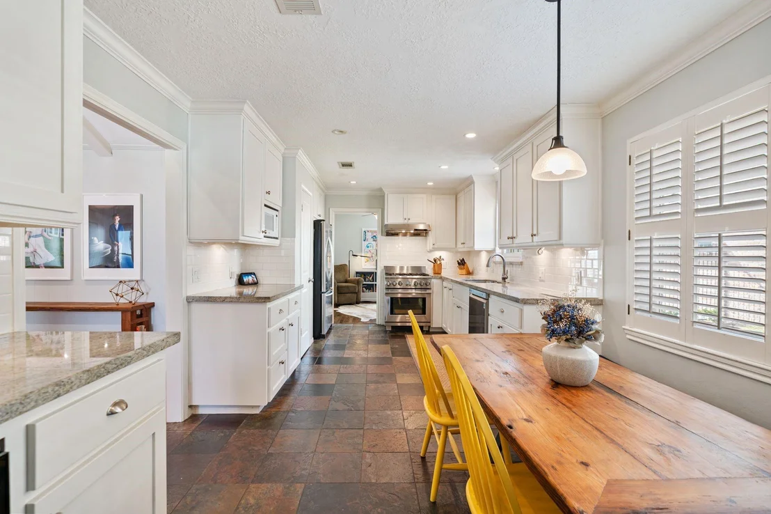 Photo of 1811 Briarpark Drive