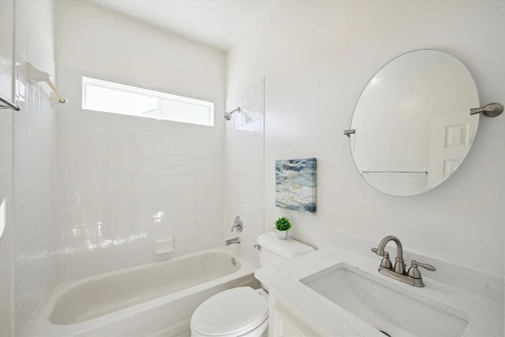 Photo of 210 Easterly