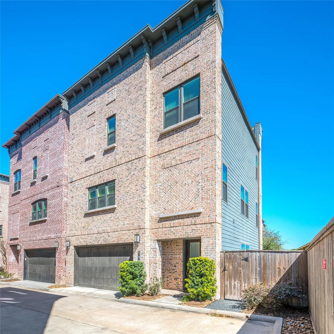 Photo of 2917 Hicks Street