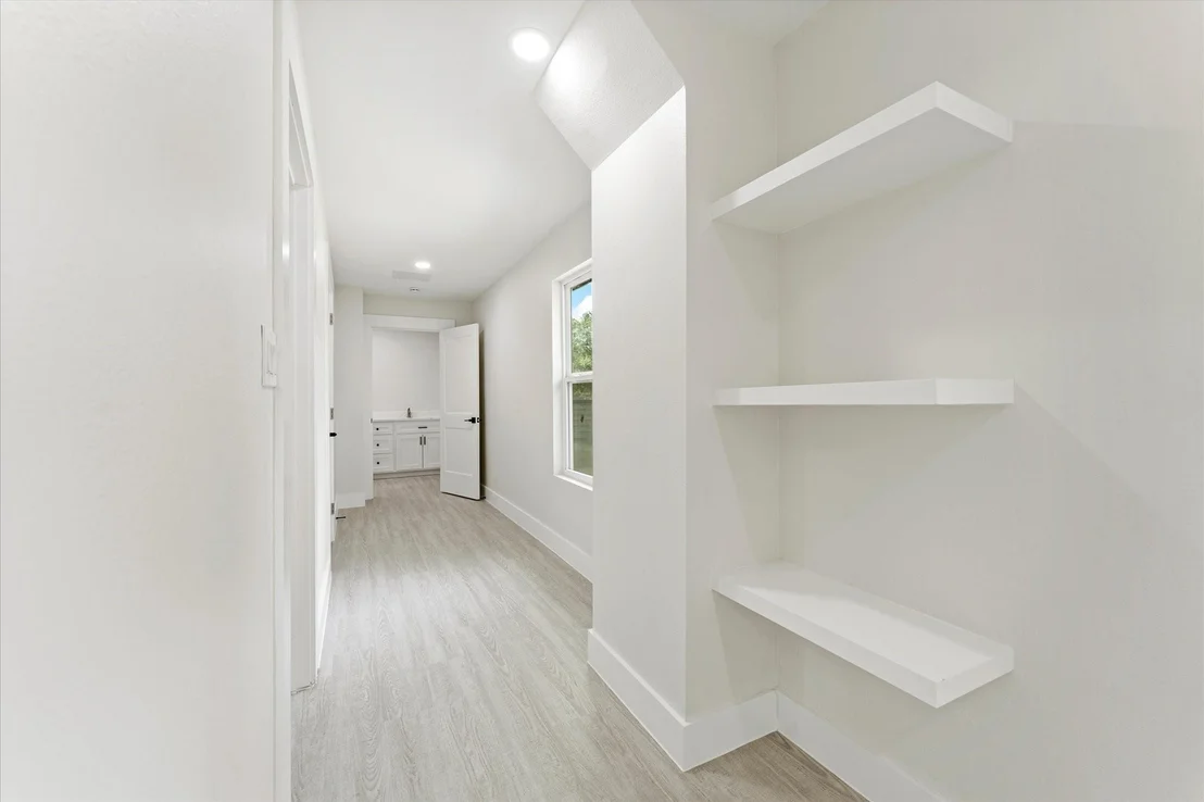 Photo of 25107 Broughton Street