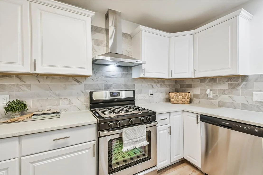 Photo of 105 E Wavy Oak Circle