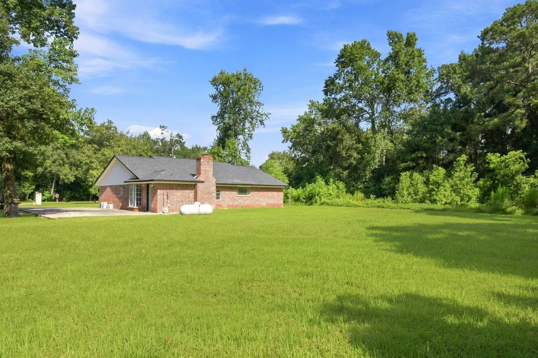 Photo of 18813 Woodridge Drive