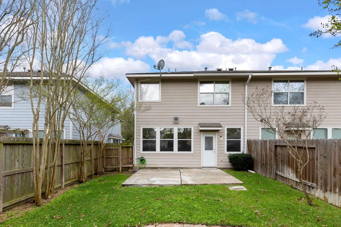 Photo of 215 W Stedhill Loop