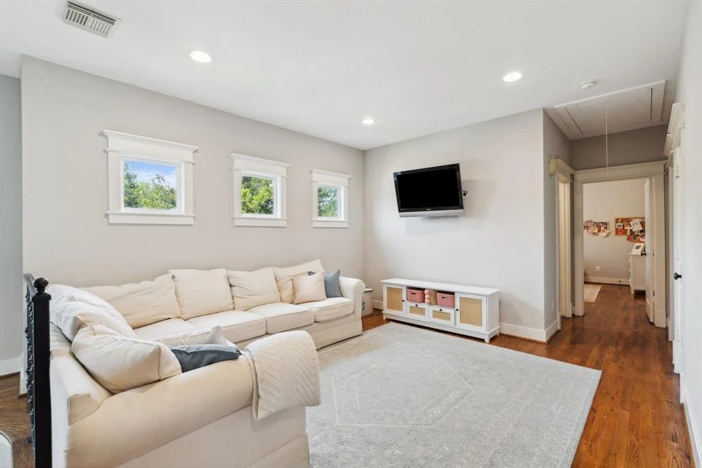 Photo of 2024 Singleton Street
