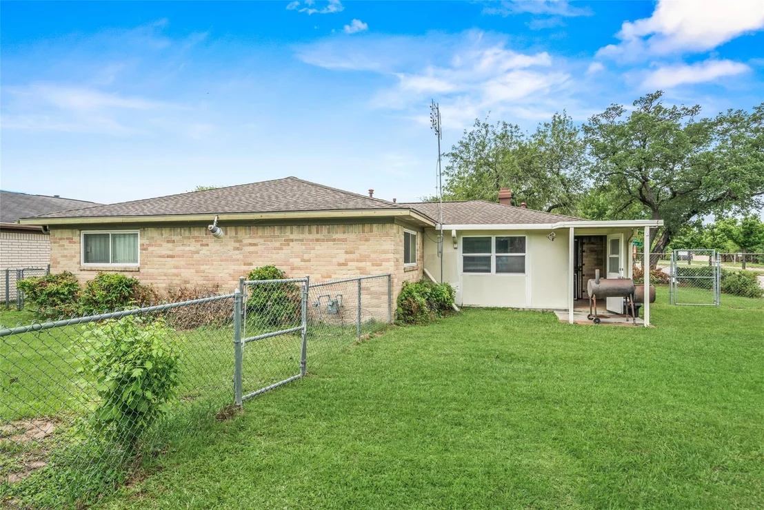 Photo of 8922 Indian River Drive