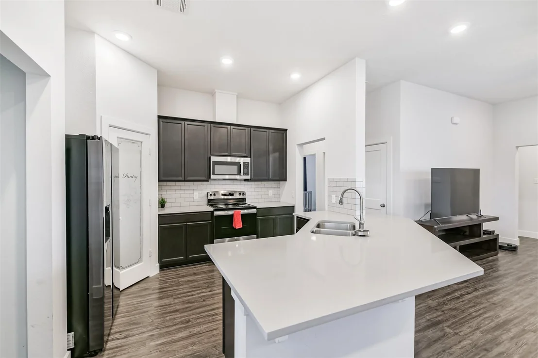 Photo of 260 Shoreview Drive