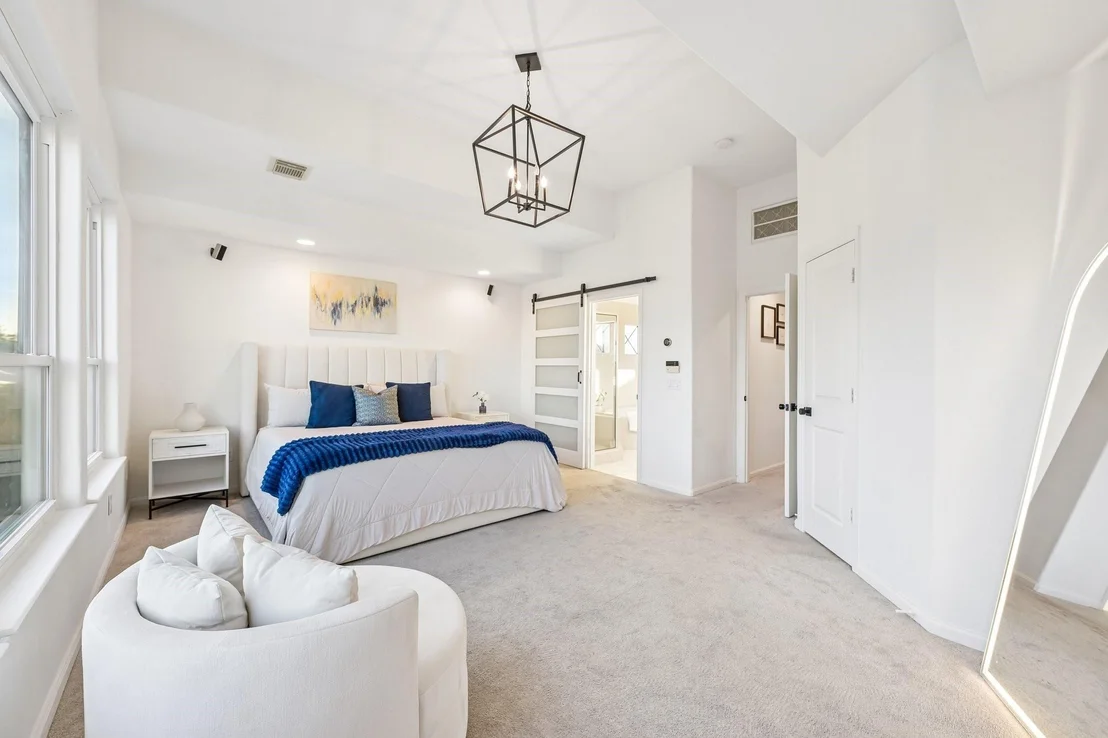 Photo of Unit B at 4912 Eigel Street