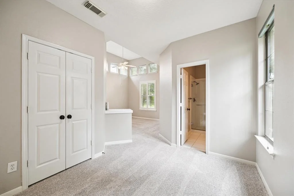Photo of 74 E Beckonvale Circle