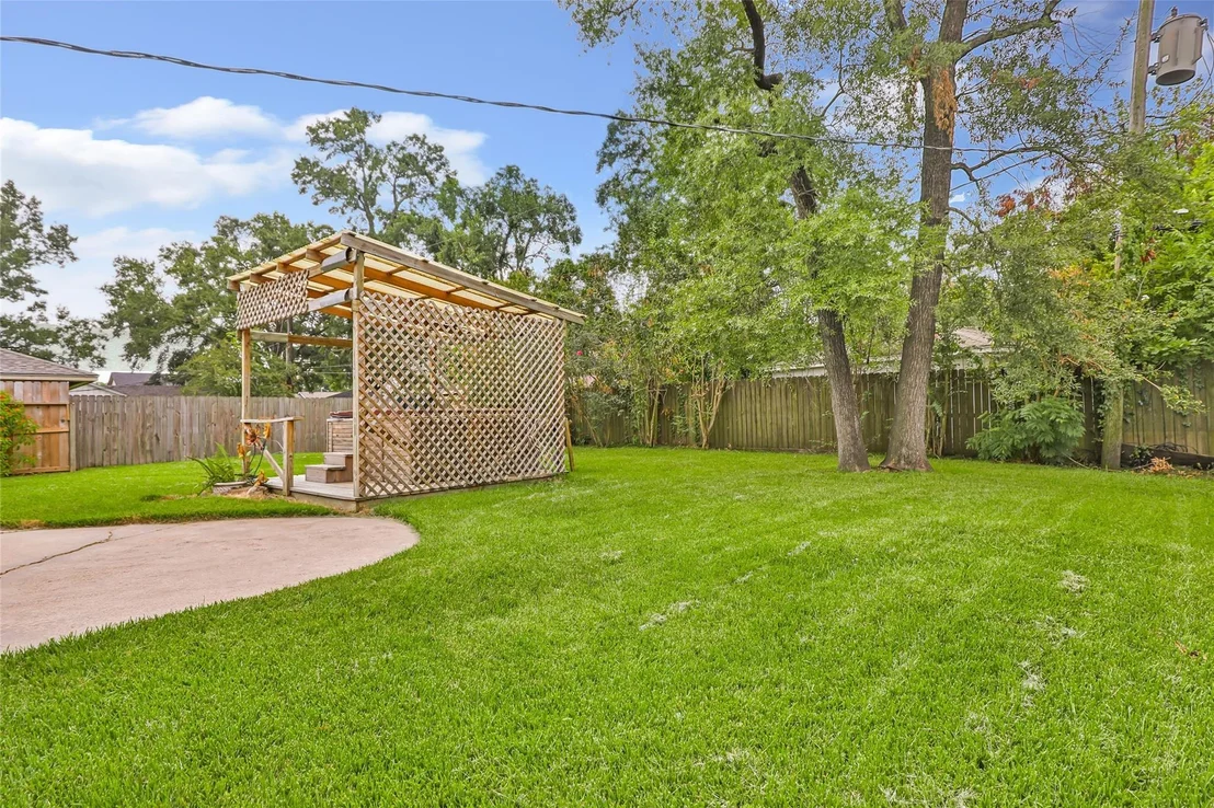 Photo of 14030 Roundstone Lane
