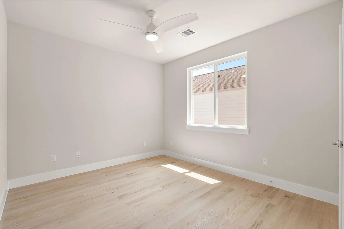 Photo of 1806 Yates Street