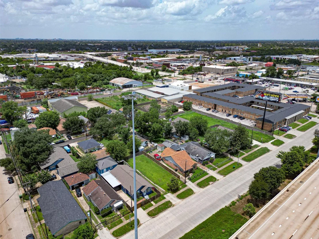 Photo of 3207 Eastex Freeway