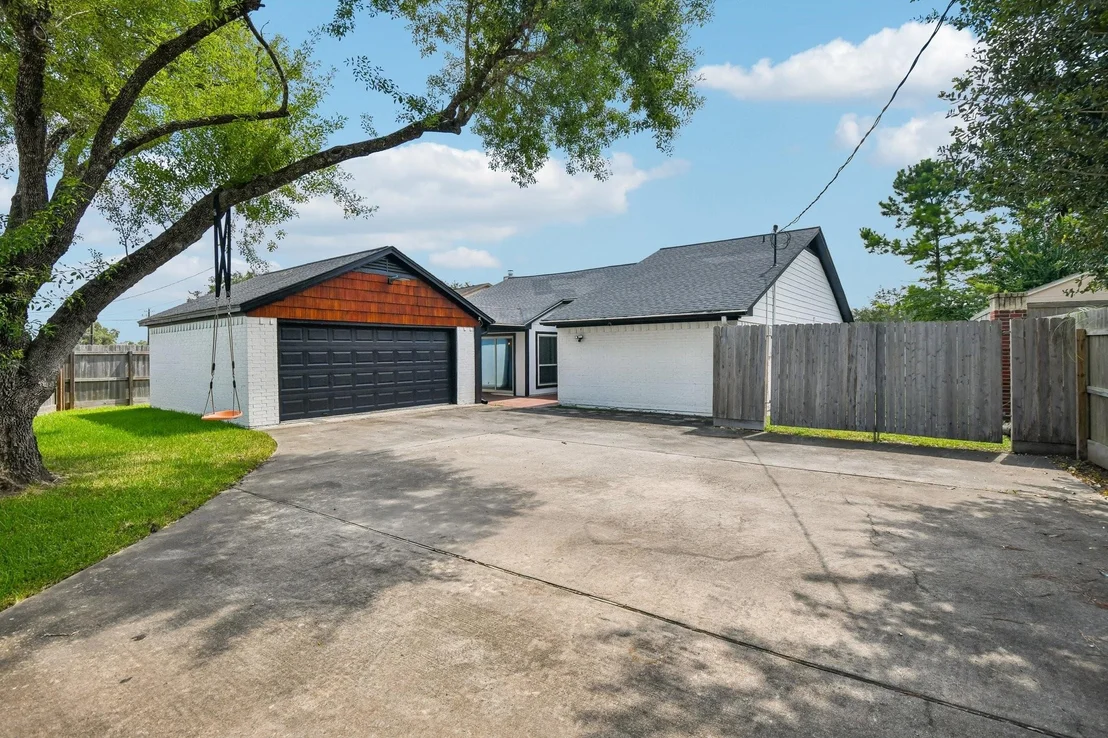 Photo of 2703 Shady Lane