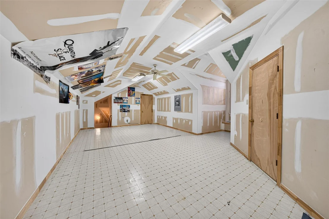 Photo of 2 W Terrace Drive