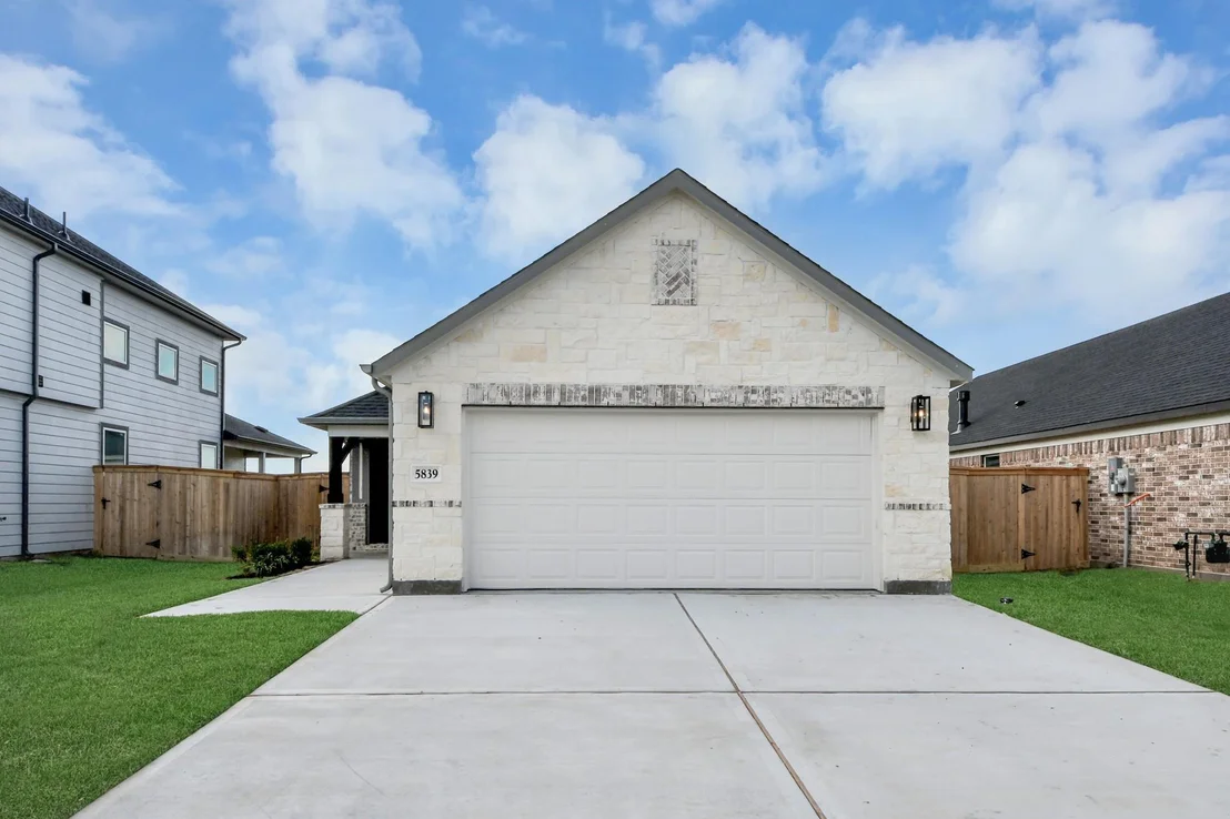 Photo of 5839 Madison Trail Drive