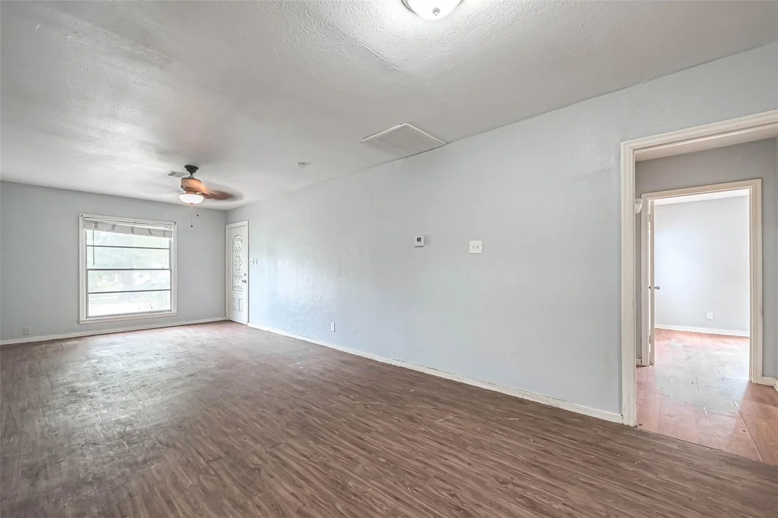 Photo of 8129 Barkley Street