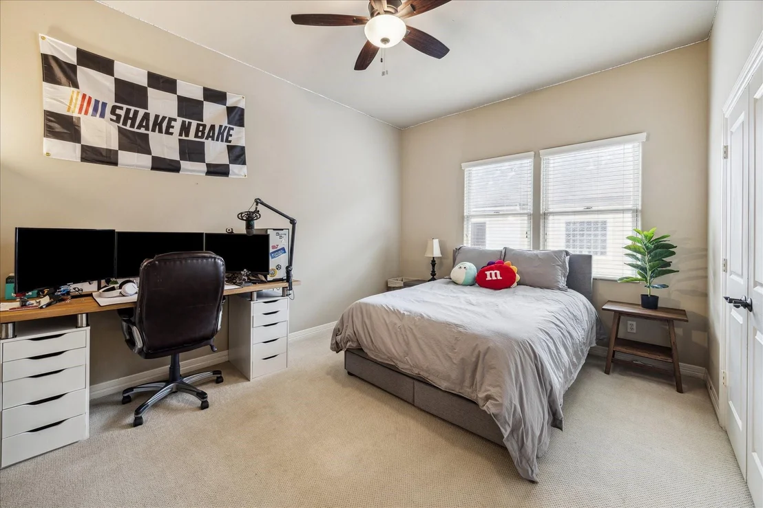Photo of 2727 Stuart Manor