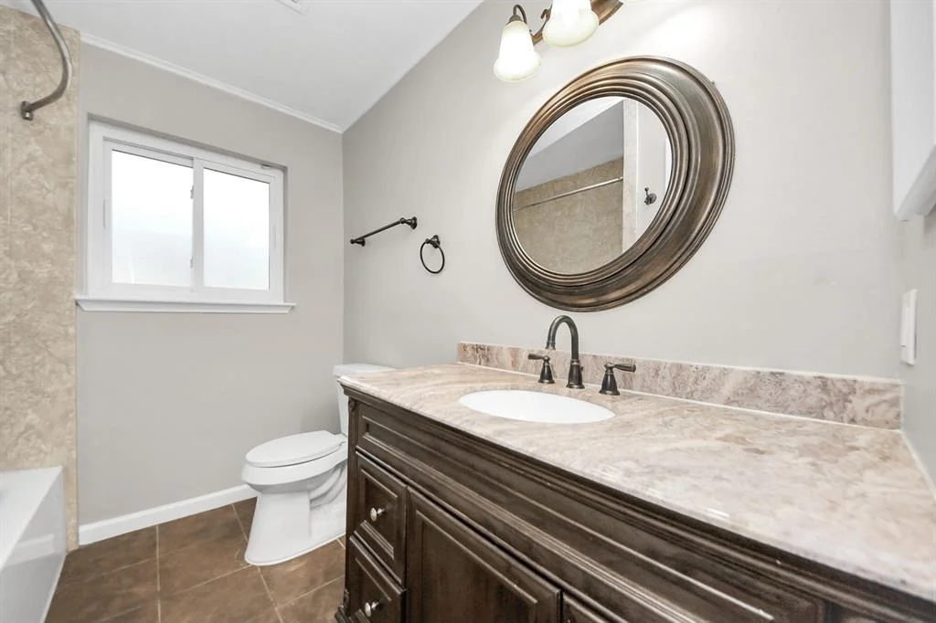 Photo of 870 Seamaster Drive