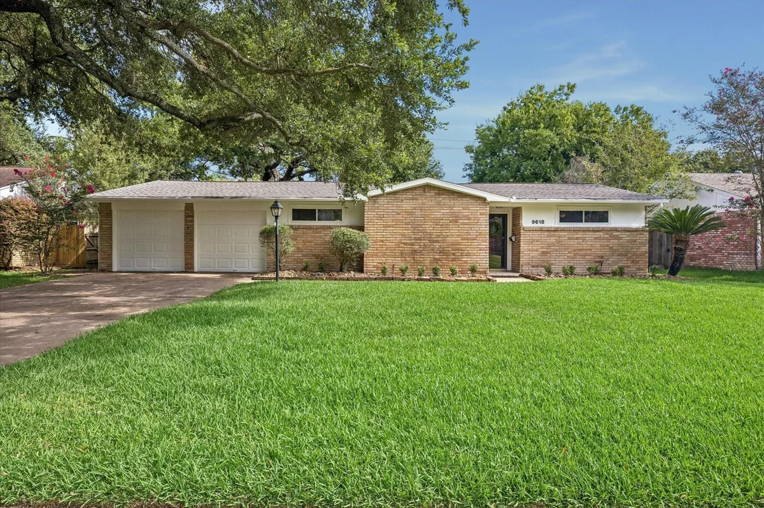 Photo of 9618 Highmeadow Drive