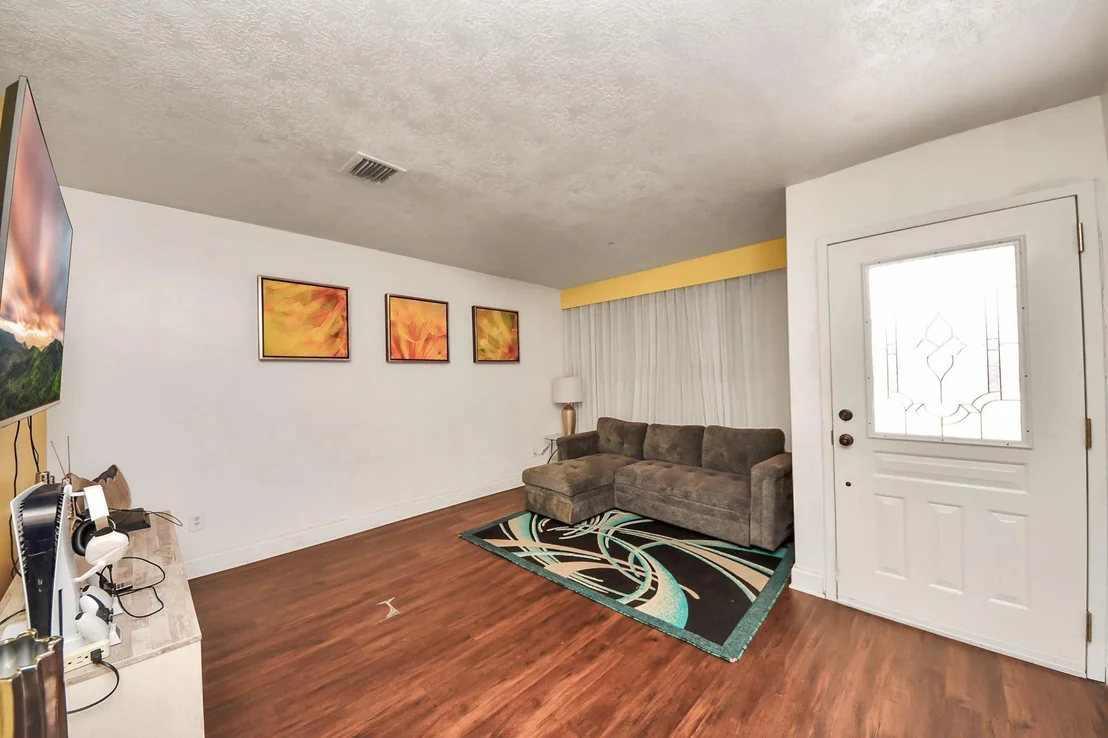Photo of 5315 Fairgreen Lane